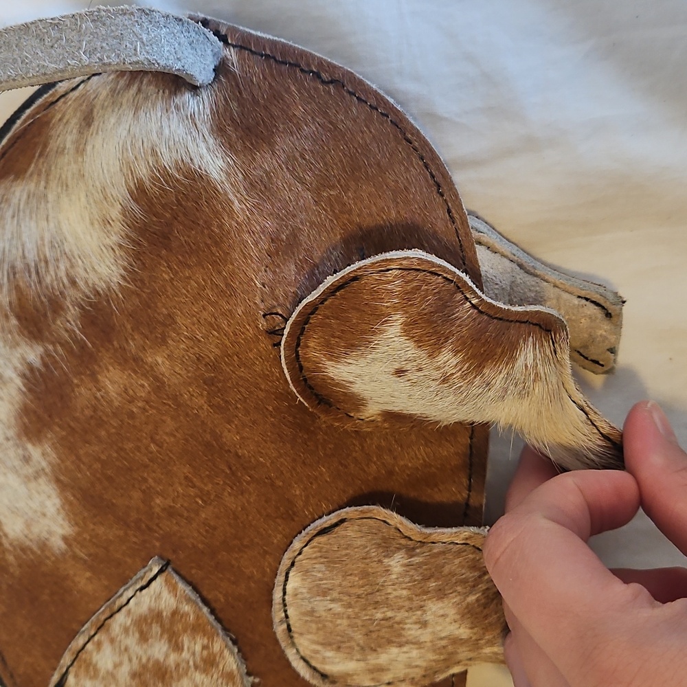 Brown Pig-Shaped Leather Crossbody Bag - Picture 3 of 9